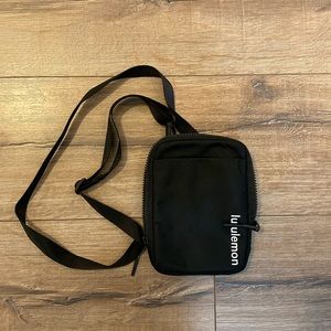 lululemon phone carrier